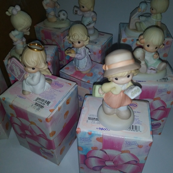 13 Precious Moments Figurines Lot - Picture 4 of 4
